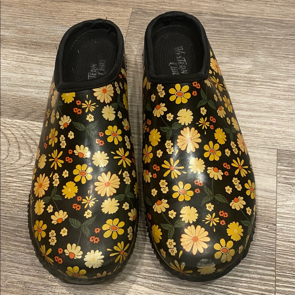 Floral Women's Clogs by Western Chief - Picture 3 of 5